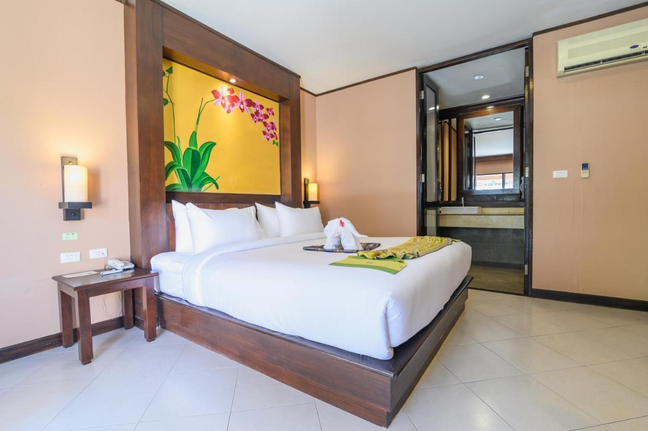 Phuket Kata Resotel Buitenkant foto